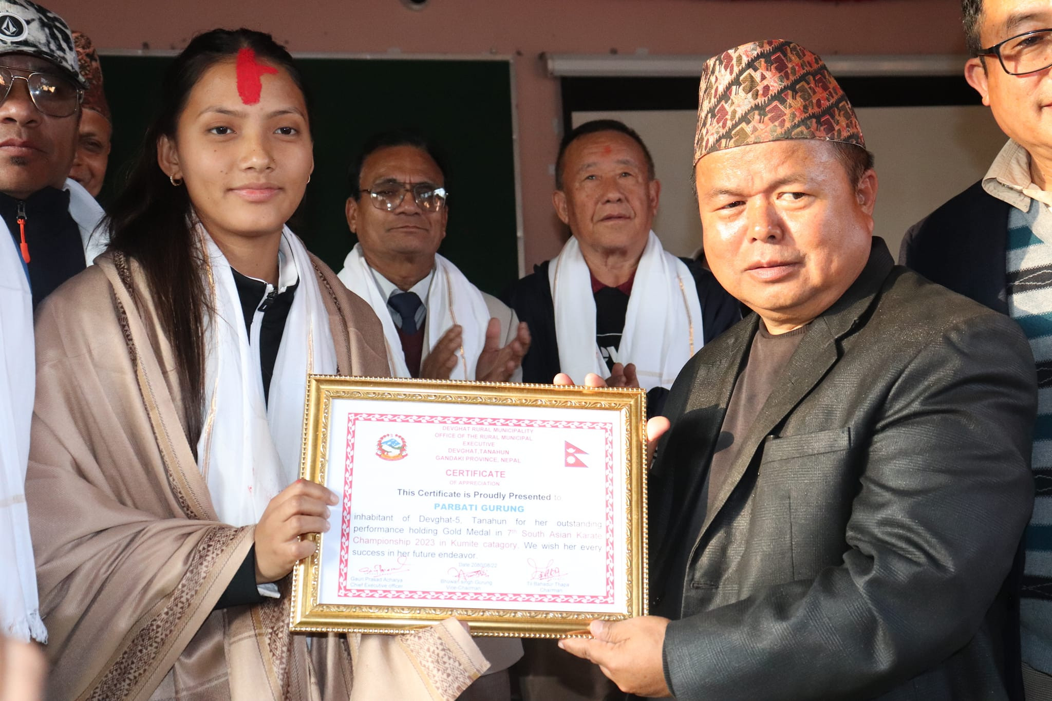 स्वर्ण पदक विजेता पार्वती गुरुङलाई गाउँपालिकाको सम्मान